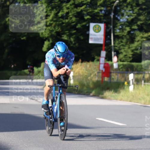 25.08.2024 - Elbe Triathlon Hamburg Fuchs,  Jonas http://msf.ph/oto/6854818 25.08.2024 09:17:55 Radfahren 265, 71, 229, 187 meine-sportfotos.de