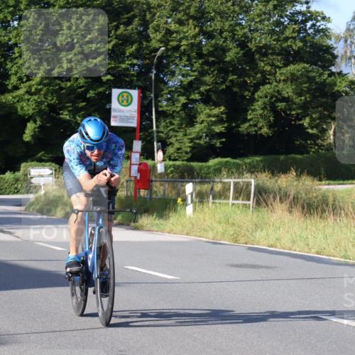 25.08.2024 - Elbe Triathlon Hamburg Fuchs,  Jonas http://msf.ph/oto/6854824 25.08.2024 09:17:55 Radfahren 265, 71, 229, 187 meine-sportfotos.de
