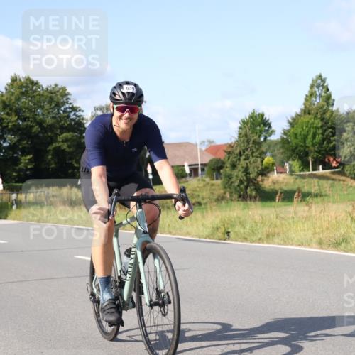 25.08.2024 - Elbe Triathlon Hamburg Fuchs,  Jonas http://msf.ph/oto/6854846 25.08.2024 10:37:36 Radfahren 569, 652, 639, 540 meine-sportfotos.de