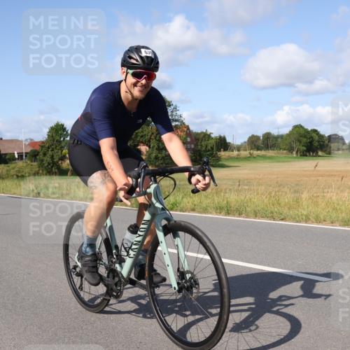 25.08.2024 - Elbe Triathlon Hamburg Fuchs,  Jonas http://msf.ph/oto/6854858 25.08.2024 10:37:37 Radfahren 569, 652, 639, 540 meine-sportfotos.de