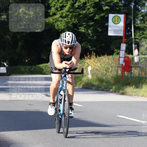 25.08.2024 - Elbe Triathlon Hamburg Fuchs,  Jonas http://msf.ph/oto/6854884 25.08.2024 09:17:58 Radfahren 71, 229, 187 meine-sportfotos.de