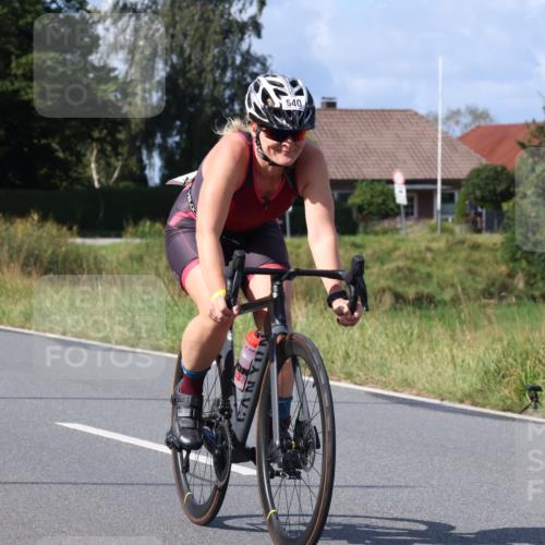 25.08.2024 - Elbe Triathlon Hamburg Fuchs,  Jonas http://msf.ph/oto/6854893 25.08.2024 10:37:42 Radfahren 540, 537, 712 meine-sportfotos.de