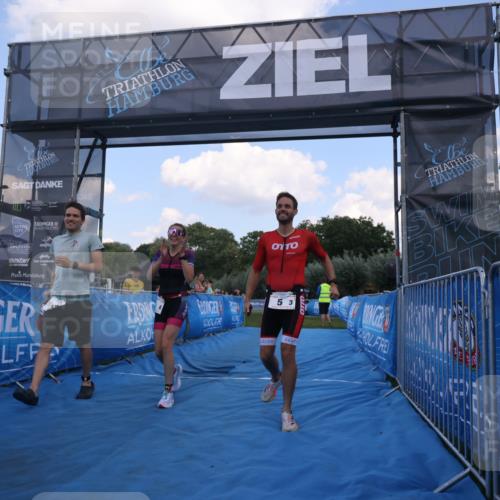 25.08.2024 - Elbe Triathlon Hamburg H.Heesch http://msf.ph/oto/6854913 25.08.2024 16:07:16 Ziel  meine-sportfotos.de