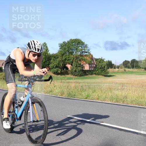 25.08.2024 - Elbe Triathlon Hamburg Fuchs,  Jonas http://msf.ph/oto/6854935 25.08.2024 09:17:59 Radfahren 71, 229, 187 meine-sportfotos.de
