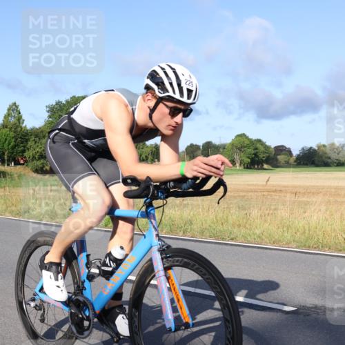 25.08.2024 - Elbe Triathlon Hamburg Fuchs,  Jonas http://msf.ph/oto/6854949 25.08.2024 09:17:59 Radfahren 71, 229, 187 meine-sportfotos.de