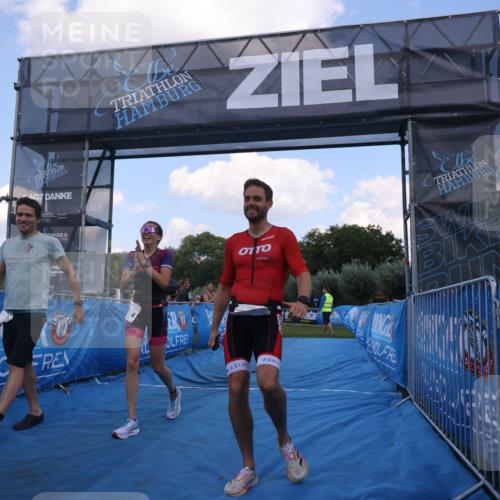 25.08.2024 - Elbe Triathlon Hamburg H.Heesch http://msf.ph/oto/6854986 25.08.2024 16:07:16 Ziel  meine-sportfotos.de