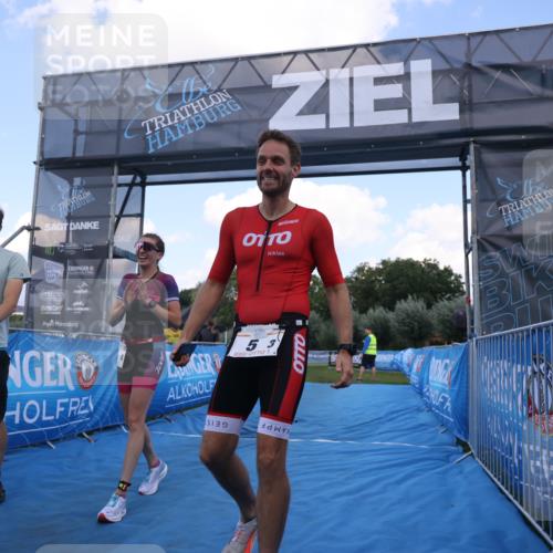 25.08.2024 - Elbe Triathlon Hamburg H.Heesch http://msf.ph/oto/6855016 25.08.2024 16:07:17 Ziel  meine-sportfotos.de