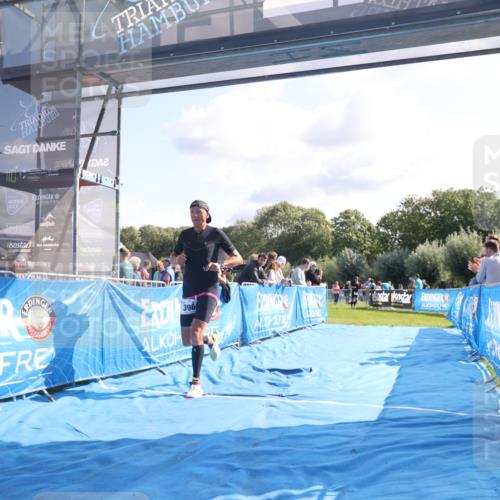 25.08.2024 - Elbe Triathlon Hamburg H.Heesch http://msf.ph/oto/6855018 25.08.2024 10:52:30 Ziel 137, 396 meine-sportfotos.de