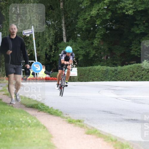 25.08.2024 - Elbe Triathlon Hamburg Fuchs,  Jonas http://msf.ph/oto/6855026 25.08.2024 10:04:30 Radfahren 549, 399 meine-sportfotos.de