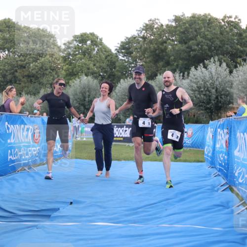 25.08.2024 - Elbe Triathlon Hamburg H.Heesch http://msf.ph/oto/6855033 25.08.2024 16:07:43 Ziel  meine-sportfotos.de