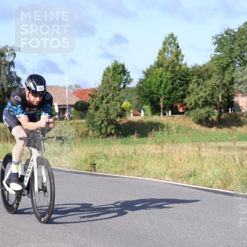 25.08.2024 - Elbe Triathlon Hamburg Fuchs,  Jonas http://msf.ph/oto/6855046 25.08.2024 09:18:08 Radfahren 391, 326, 107, 339 meine-sportfotos.de