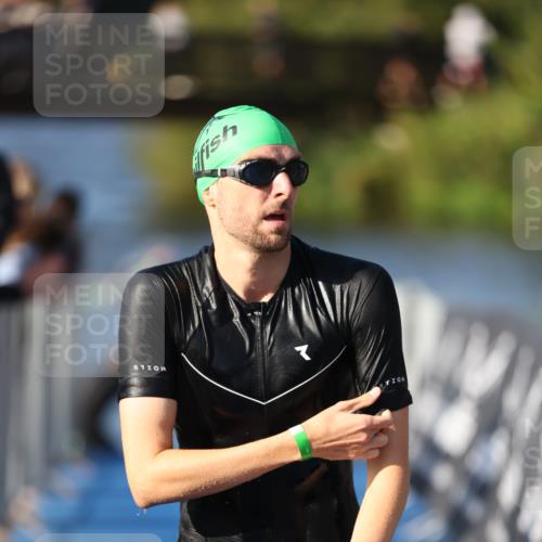 25.08.2024 - Elbe Triathlon Hamburg H.Heesch http://msf.ph/oto/6855054 25.08.2024 09:03:26 Schwimmen 219, 250, 286 meine-sportfotos.de