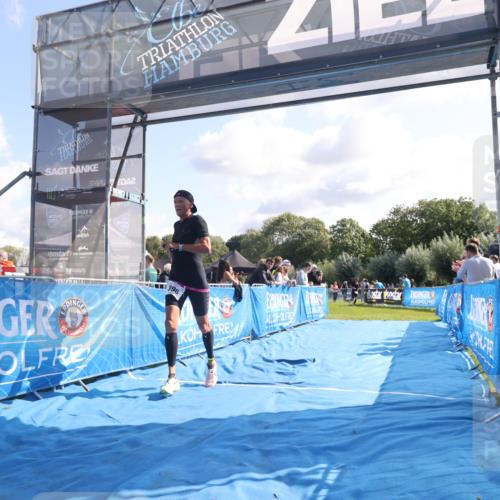 25.08.2024 - Elbe Triathlon Hamburg H.Heesch http://msf.ph/oto/6855060 25.08.2024 10:52:31 Ziel 137, 396 meine-sportfotos.de