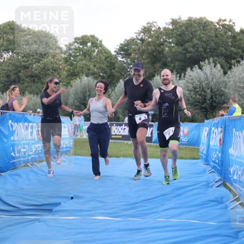 25.08.2024 - Elbe Triathlon Hamburg H.Heesch http://msf.ph/oto/6855063 25.08.2024 16:07:43 Ziel  meine-sportfotos.de