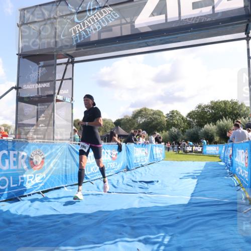 25.08.2024 - Elbe Triathlon Hamburg H.Heesch http://msf.ph/oto/6855070 25.08.2024 10:52:31 Ziel 137, 396 meine-sportfotos.de