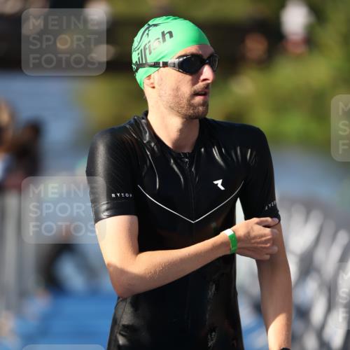 25.08.2024 - Elbe Triathlon Hamburg H.Heesch http://msf.ph/oto/6855073 25.08.2024 09:03:26 Schwimmen 219, 250, 286 meine-sportfotos.de