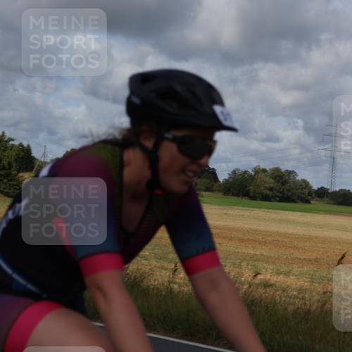 25.08.2024 - Elbe Triathlon Hamburg Fuchs,  Jonas http://msf.ph/oto/6855095 25.08.2024 10:05:03 Radfahren 460, 366, 517, 1851, 234 meine-sportfotos.de