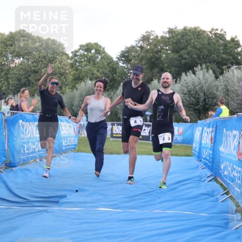 25.08.2024 - Elbe Triathlon Hamburg H.Heesch http://msf.ph/oto/6855099 25.08.2024 16:07:43 Ziel  meine-sportfotos.de