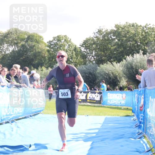 25.08.2024 - Elbe Triathlon Hamburg H.Heesch http://msf.ph/oto/6855116 25.08.2024 10:52:41 Ziel  meine-sportfotos.de