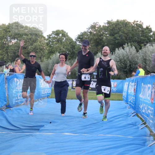 25.08.2024 - Elbe Triathlon Hamburg H.Heesch http://msf.ph/oto/6855124 25.08.2024 16:07:43 Ziel  meine-sportfotos.de