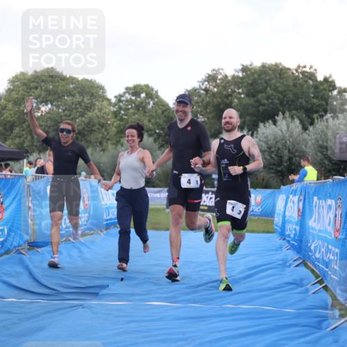 25.08.2024 - Elbe Triathlon Hamburg H.Heesch http://msf.ph/oto/6855175 25.08.2024 16:07:43 Ziel  meine-sportfotos.de