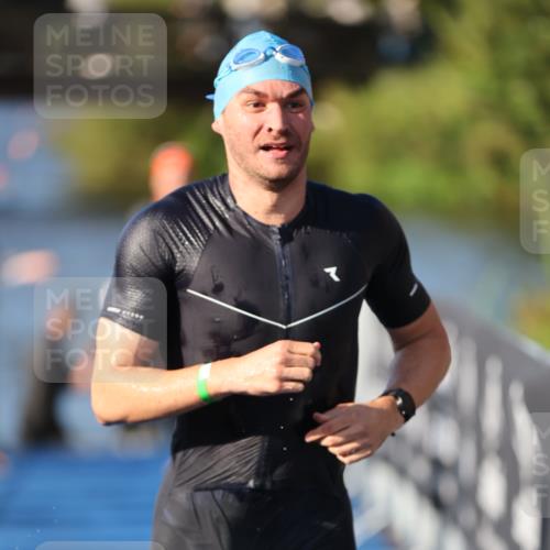 25.08.2024 - Elbe Triathlon Hamburg H.Heesch http://msf.ph/oto/6855177 25.08.2024 09:03:42 Schwimmen 206, 249, 251, 271, 317 meine-sportfotos.de