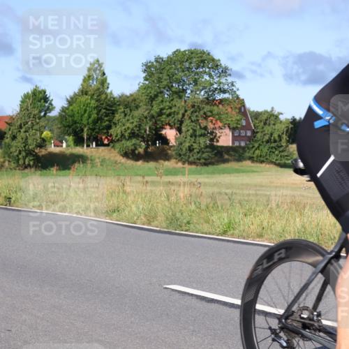 25.08.2024 - Elbe Triathlon Hamburg Fuchs,  Jonas http://msf.ph/oto/6855182 25.08.2024 09:18:14 Radfahren 391, 326, 107, 339, 234 meine-sportfotos.de