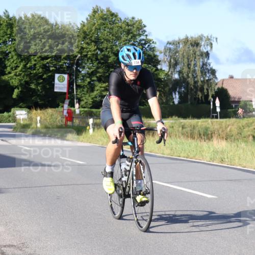 25.08.2024 - Elbe Triathlon Hamburg Fuchs,  Jonas http://msf.ph/oto/6855200 25.08.2024 09:18:16 Radfahren 326, 107, 339, 234, 325 meine-sportfotos.de