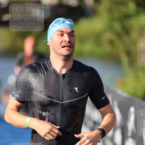 25.08.2024 - Elbe Triathlon Hamburg H.Heesch http://msf.ph/oto/6855203 25.08.2024 09:03:42 Schwimmen 206, 249, 251, 271, 317 meine-sportfotos.de