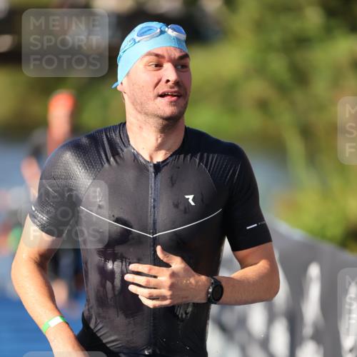 25.08.2024 - Elbe Triathlon Hamburg H.Heesch http://msf.ph/oto/6855218 25.08.2024 09:03:42 Schwimmen 206, 249, 251, 271, 317 meine-sportfotos.de