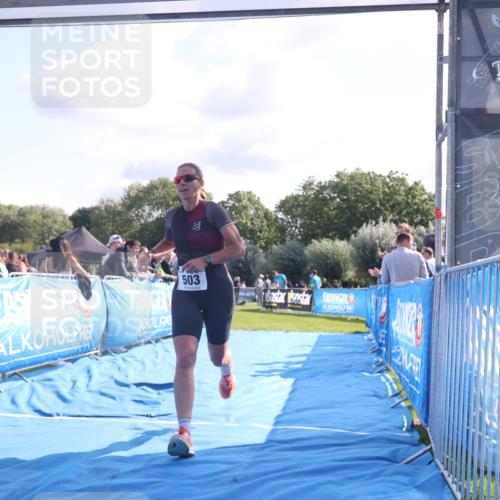 25.08.2024 - Elbe Triathlon Hamburg H.Heesch http://msf.ph/oto/6855235 25.08.2024 10:52:42 Ziel  meine-sportfotos.de
