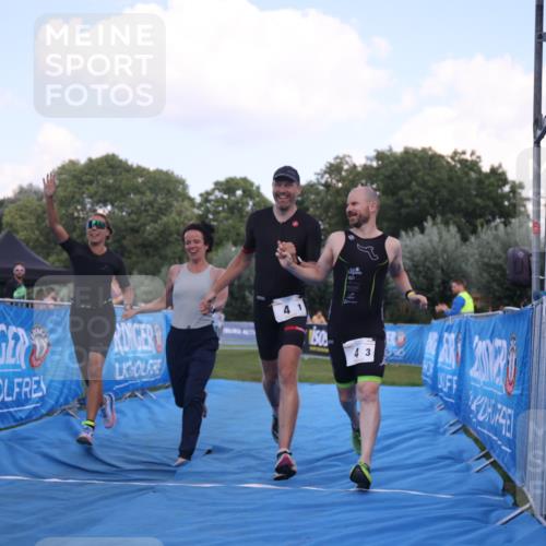 25.08.2024 - Elbe Triathlon Hamburg H.Heesch http://msf.ph/oto/6855249 25.08.2024 16:07:44 Ziel  meine-sportfotos.de