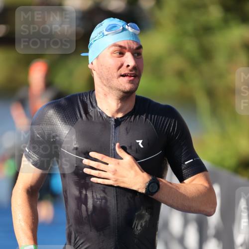 25.08.2024 - Elbe Triathlon Hamburg H.Heesch http://msf.ph/oto/6855254 25.08.2024 09:03:42 Schwimmen 206, 249, 251, 271, 317 meine-sportfotos.de