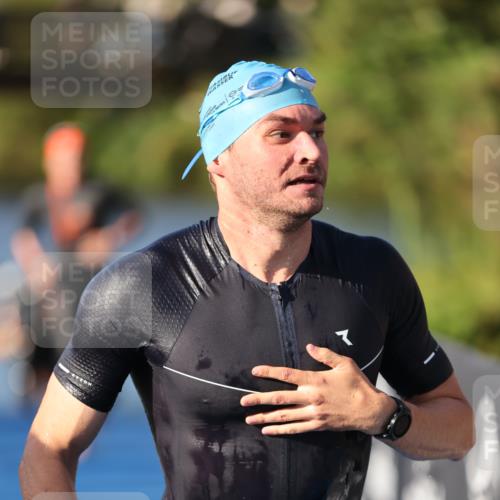 25.08.2024 - Elbe Triathlon Hamburg H.Heesch http://msf.ph/oto/6855267 25.08.2024 09:03:42 Schwimmen 206, 249, 251, 271, 317 meine-sportfotos.de