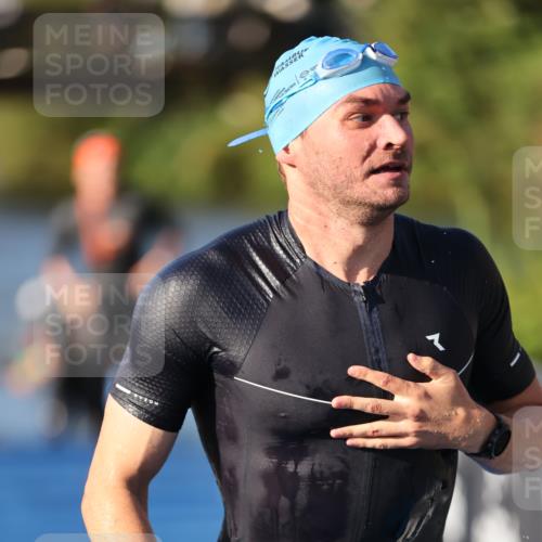 25.08.2024 - Elbe Triathlon Hamburg H.Heesch http://msf.ph/oto/6855275 25.08.2024 09:03:42 Schwimmen 206, 249, 251, 271, 317 meine-sportfotos.de