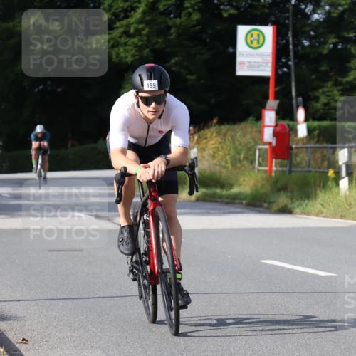 25.08.2024 - Elbe Triathlon Hamburg Fuchs,  Jonas http://msf.ph/oto/6855276 25.08.2024 10:05:34 Radfahren 199, 344, 397 meine-sportfotos.de