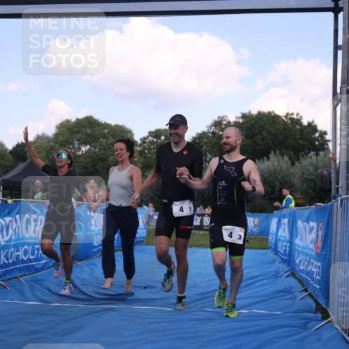 25.08.2024 - Elbe Triathlon Hamburg H.Heesch http://msf.ph/oto/6855281 25.08.2024 16:07:44 Ziel  meine-sportfotos.de