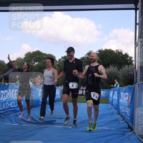 25.08.2024 - Elbe Triathlon Hamburg H.Heesch http://msf.ph/oto/6855292 25.08.2024 16:07:44 Ziel  meine-sportfotos.de