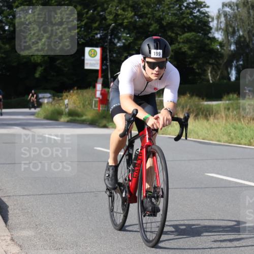 25.08.2024 - Elbe Triathlon Hamburg Fuchs,  Jonas http://msf.ph/oto/6855299 25.08.2024 10:05:34 Radfahren 199, 344, 397 meine-sportfotos.de