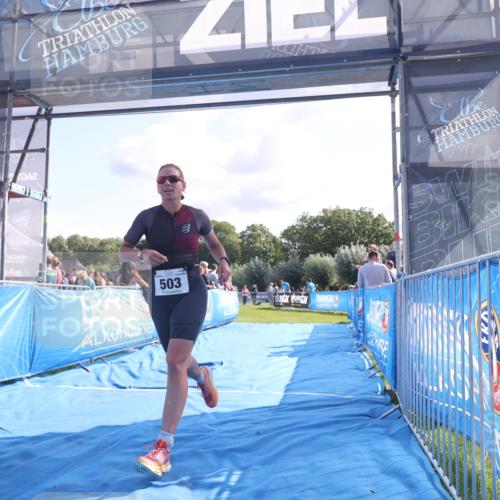 25.08.2024 - Elbe Triathlon Hamburg H.Heesch http://msf.ph/oto/6855311 25.08.2024 10:52:42 Ziel  meine-sportfotos.de