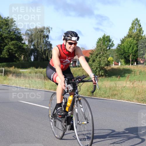 25.08.2024 - Elbe Triathlon Hamburg Fuchs,  Jonas http://msf.ph/oto/6855322 25.08.2024 09:18:31 Radfahren 119, 228, 73, 50, 242 meine-sportfotos.de