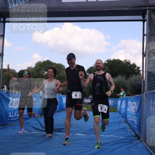 25.08.2024 - Elbe Triathlon Hamburg H.Heesch http://msf.ph/oto/6855323 25.08.2024 16:07:44 Ziel  meine-sportfotos.de