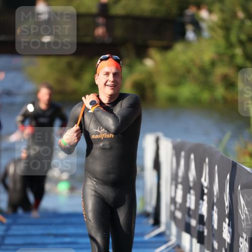 25.08.2024 - Elbe Triathlon Hamburg H.Heesch http://msf.ph/oto/6855325 25.08.2024 09:03:46 Schwimmen 206, 249, 251, 271, 317 meine-sportfotos.de