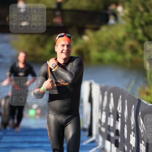 25.08.2024 - Elbe Triathlon Hamburg H.Heesch http://msf.ph/oto/6855337 25.08.2024 09:03:46 Schwimmen 206, 249, 251, 271, 317 meine-sportfotos.de