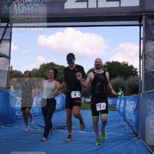 25.08.2024 - Elbe Triathlon Hamburg H.Heesch http://msf.ph/oto/6855340 25.08.2024 16:07:44 Ziel  meine-sportfotos.de