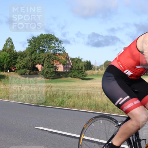 25.08.2024 - Elbe Triathlon Hamburg Fuchs,  Jonas http://msf.ph/oto/6855342 25.08.2024 09:18:31 Radfahren 119, 228, 73, 50, 242 meine-sportfotos.de