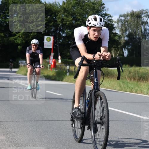 25.08.2024 - Elbe Triathlon Hamburg Fuchs,  Jonas http://msf.ph/oto/6855358 25.08.2024 10:38:31 Radfahren 487, 570, 750, 635, 538, 637, 1429, 517 meine-sportfotos.de