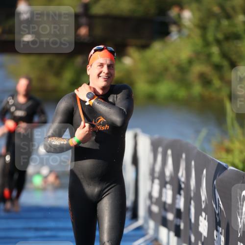 25.08.2024 - Elbe Triathlon Hamburg H.Heesch http://msf.ph/oto/6855361 25.08.2024 09:03:46 Schwimmen 206, 249, 251, 271, 317 meine-sportfotos.de
