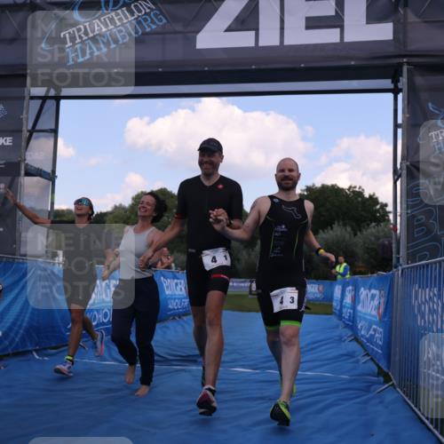 25.08.2024 - Elbe Triathlon Hamburg H.Heesch http://msf.ph/oto/6855371 25.08.2024 16:07:44 Ziel  meine-sportfotos.de