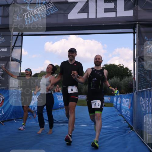 25.08.2024 - Elbe Triathlon Hamburg H.Heesch http://msf.ph/oto/6855380 25.08.2024 16:07:44 Ziel  meine-sportfotos.de